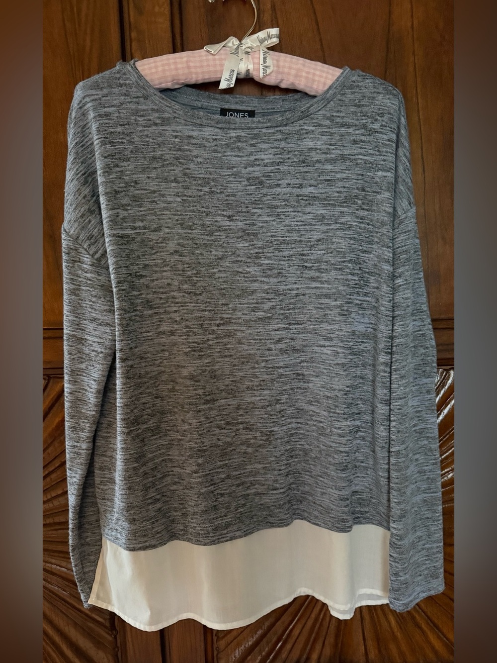 Jones New York Heather Blue Knit Top with Cream Layered Hem - Size M